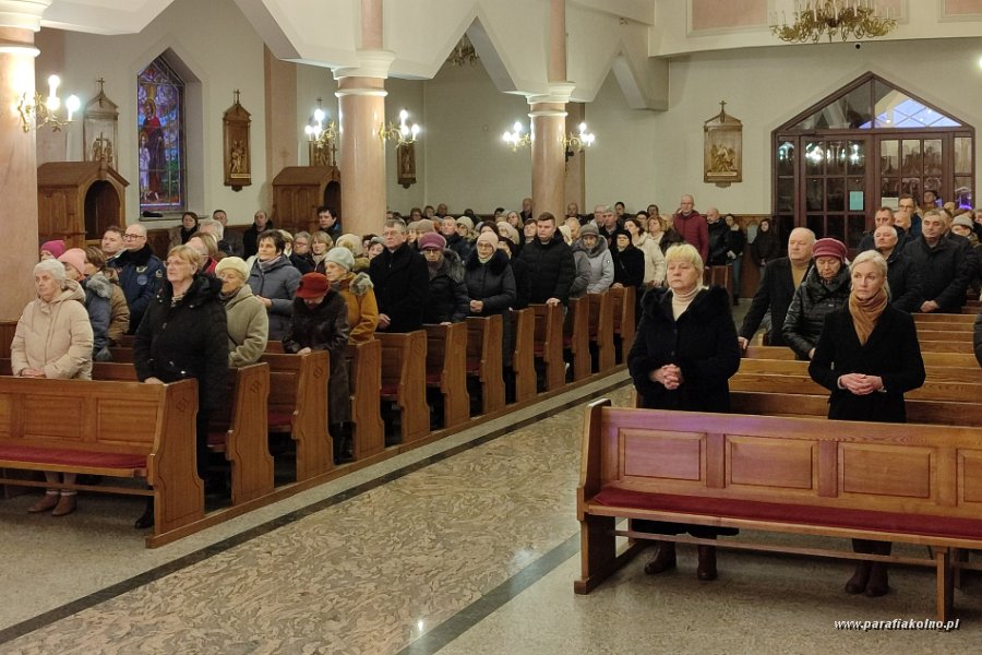 03 Niedziela - msza poranna.jpg